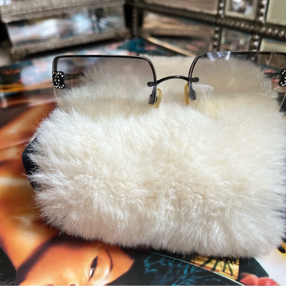 Chanel Y2K Diamante ๐ Crystal CC Logo Sunglasses Smoke ๐จ Gray - Picture 9 of 17